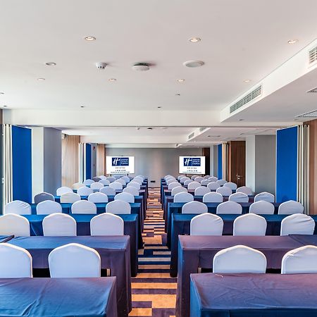 Holiday Inn Express Shanghai Baoyang By Ihg Екстериор снимка