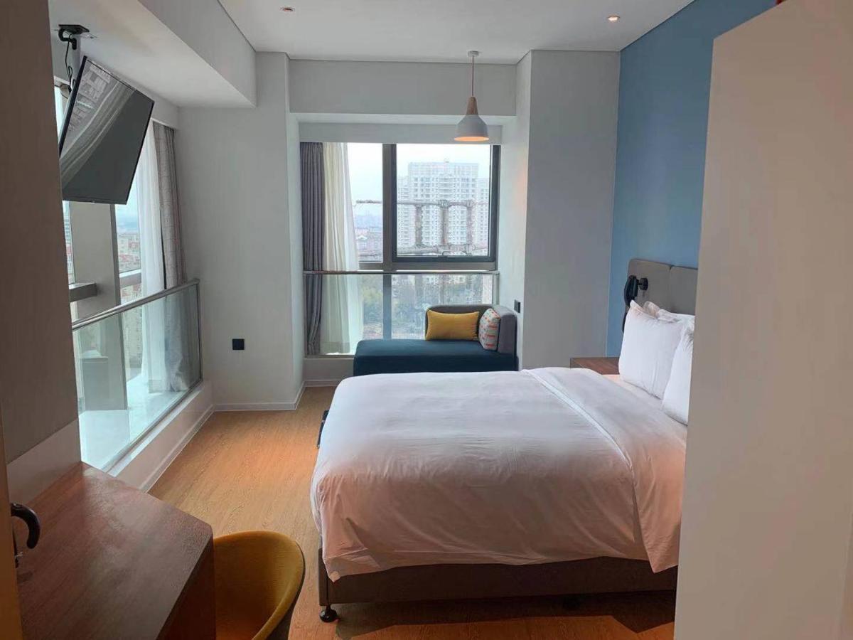 Holiday Inn Express Shanghai Baoyang By Ihg Екстериор снимка