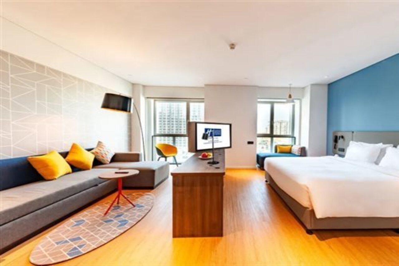 Holiday Inn Express Shanghai Baoyang By Ihg Екстериор снимка