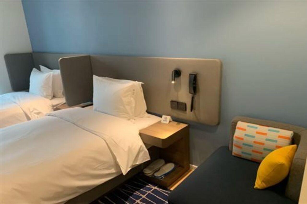 Holiday Inn Express Shanghai Baoyang By Ihg Екстериор снимка